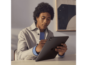 APPLE iPad Pro Cellular (2025), Standard Glas, Tablet, 256 GB, 13 Zoll, Space Schwarz – Bild 6