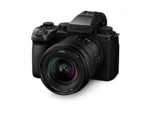PANASONIC DC-S 5 II X KE KIT 20-60MM VOLLFORMAT Hybrid-Systemkamera mit Objektiv 20-60mm, 7,6 cm Display Touchscreen, WLAN